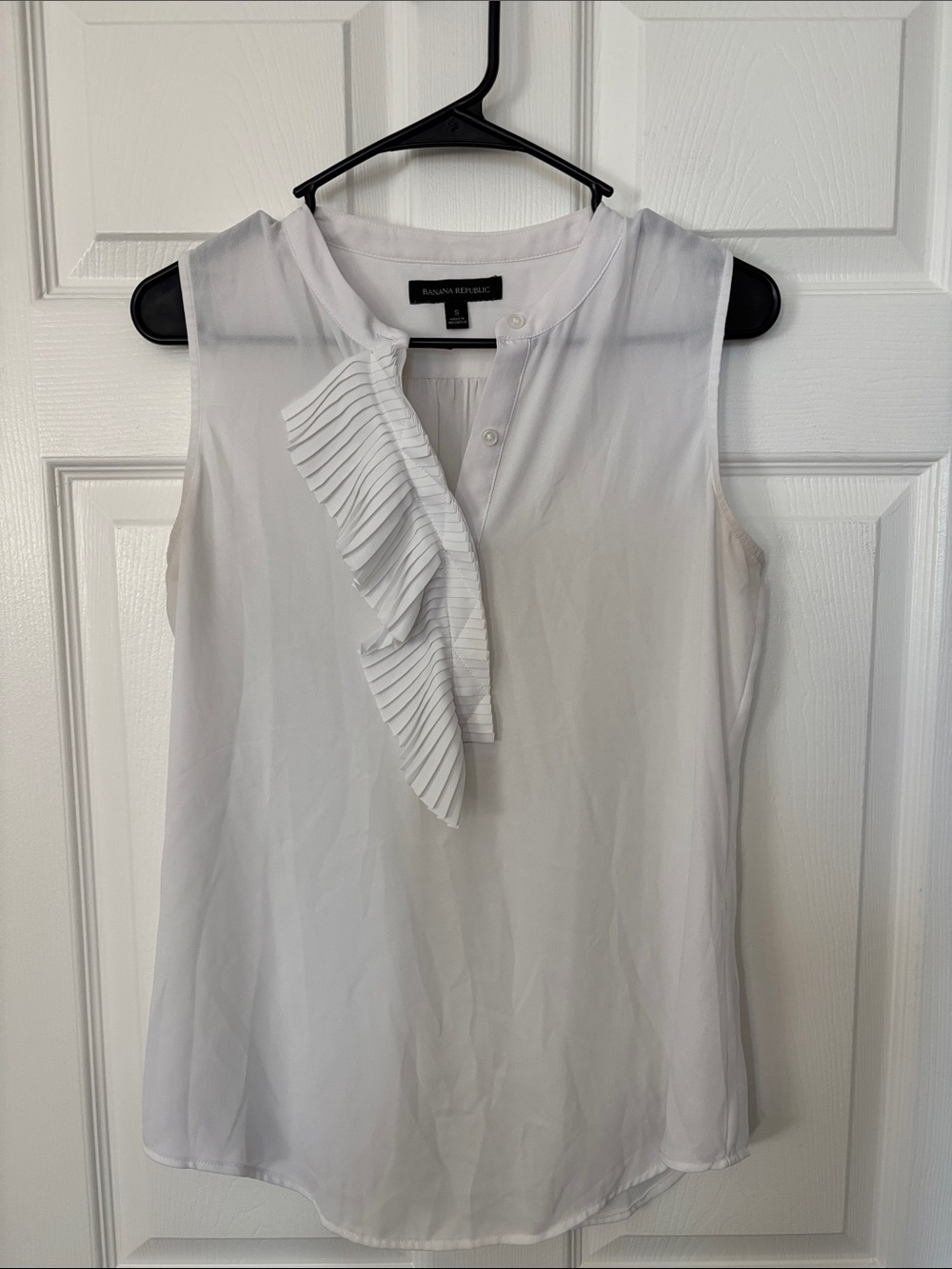 Banana Republic White Sleeveless Pleated Ruffle Camisole